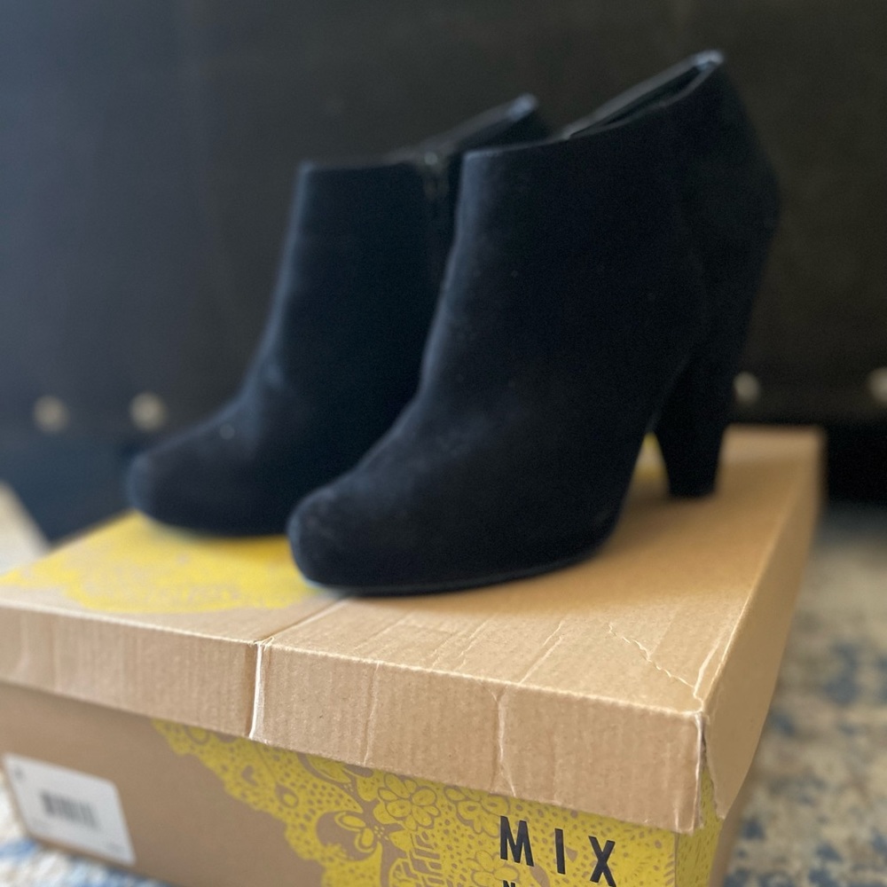 Mix 6 Black Suede Booties Size 8